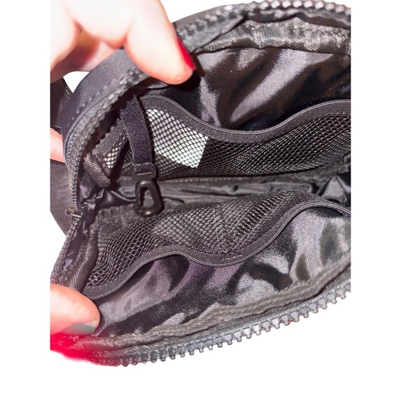 LOLE Unisex Fanny Pack Belt Bag Adjustable Crossbody Waist Bag Black - Picture 6 of 6